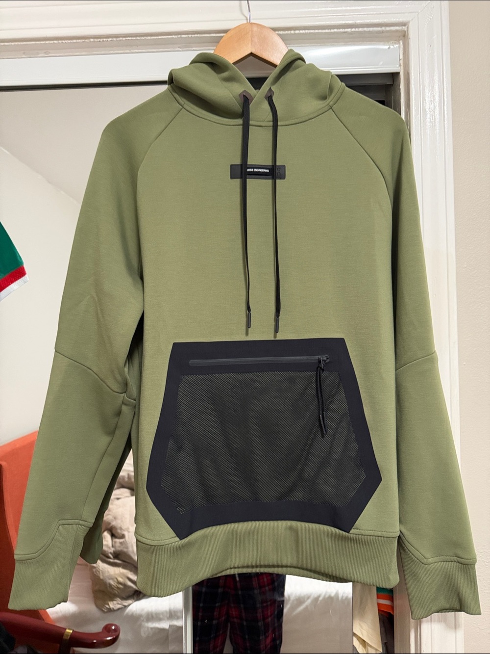 On Running Taiga hoodie